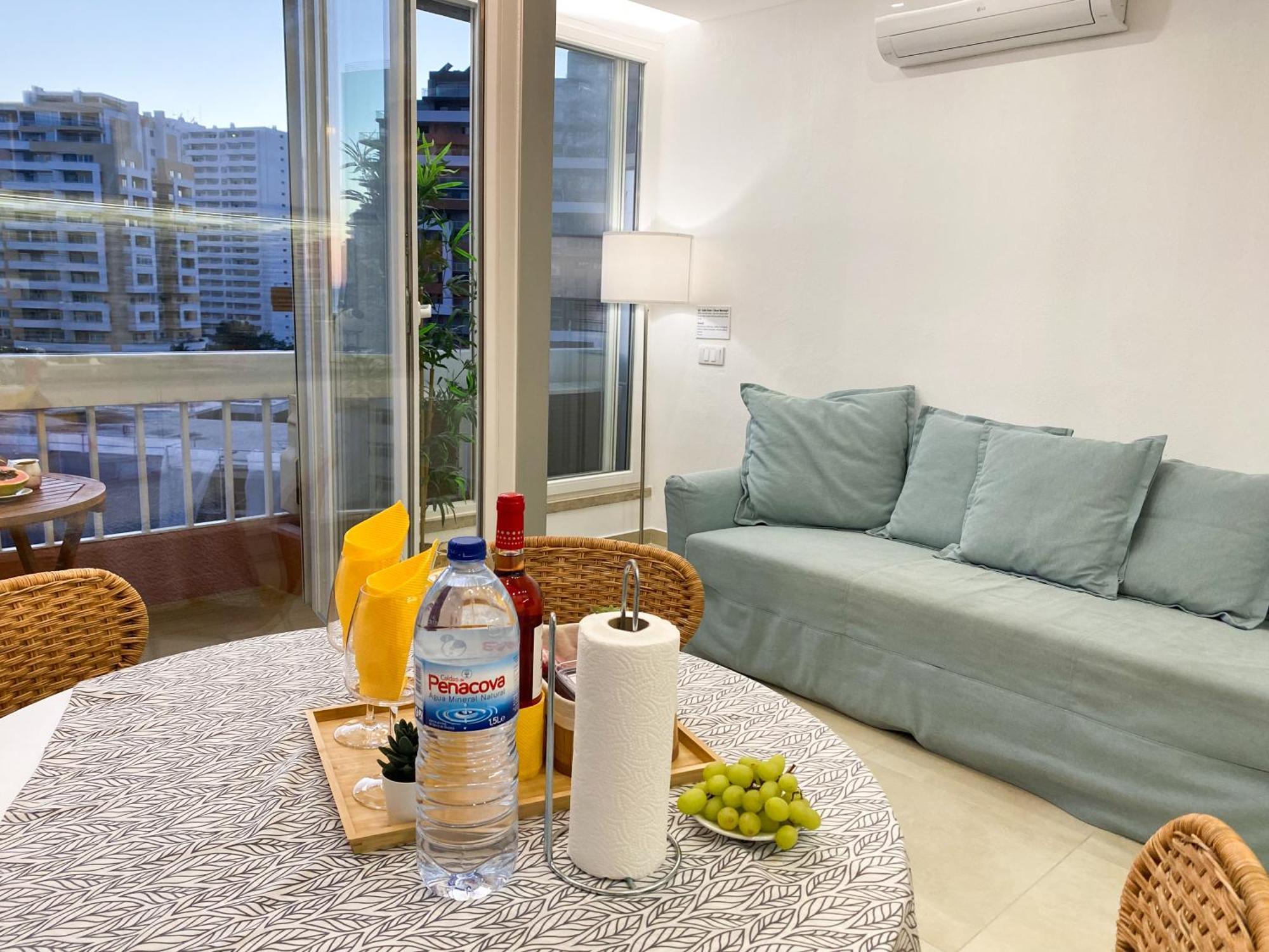 Luxury 2 Min Beach With Balcony, Ocean View, Wifi, Ac, Smarttv Portimão Zewnętrze zdjęcie