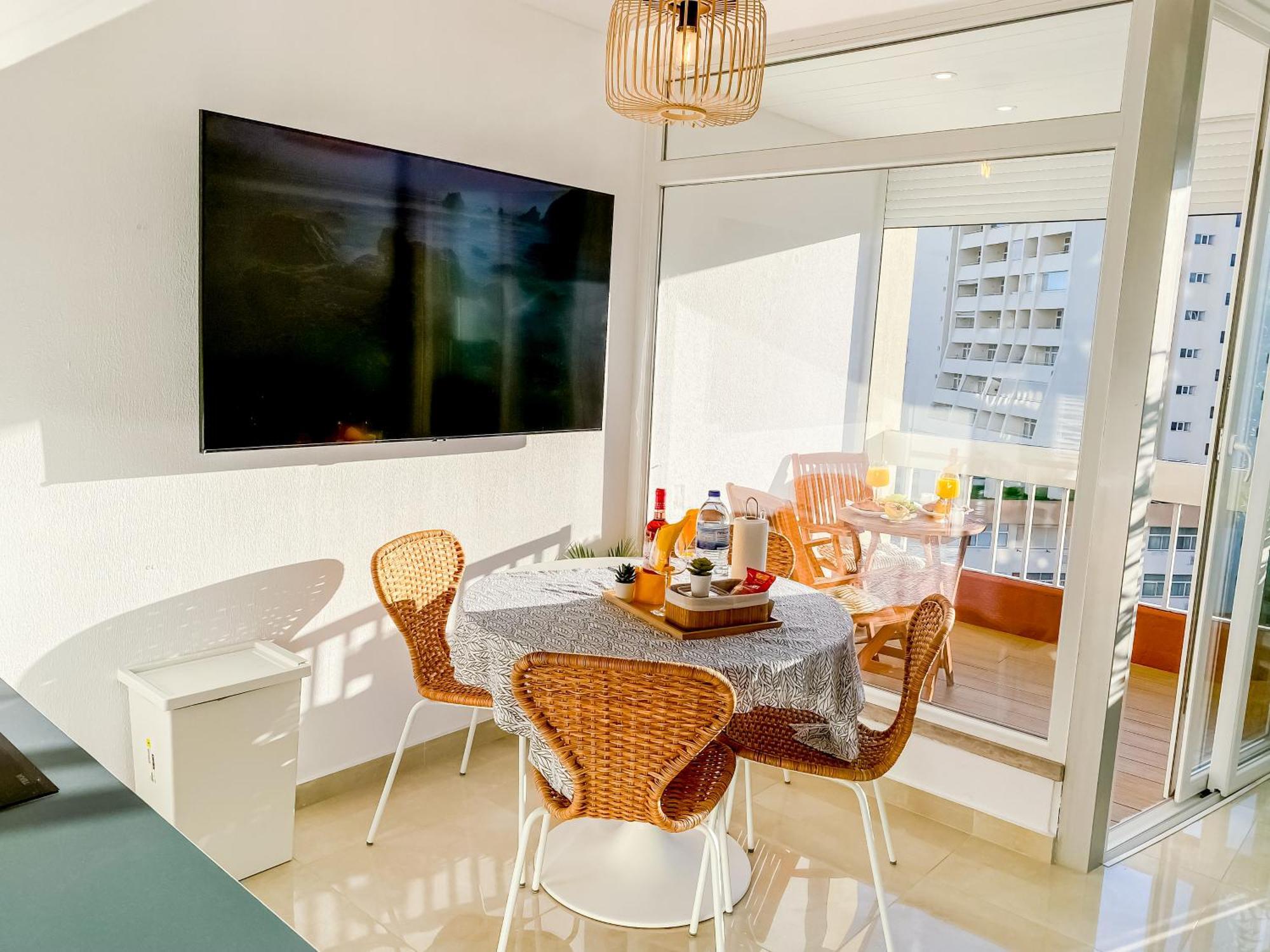 Luxury 2 Min Beach With Balcony, Ocean View, Wifi, Ac, Smarttv Portimão Zewnętrze zdjęcie