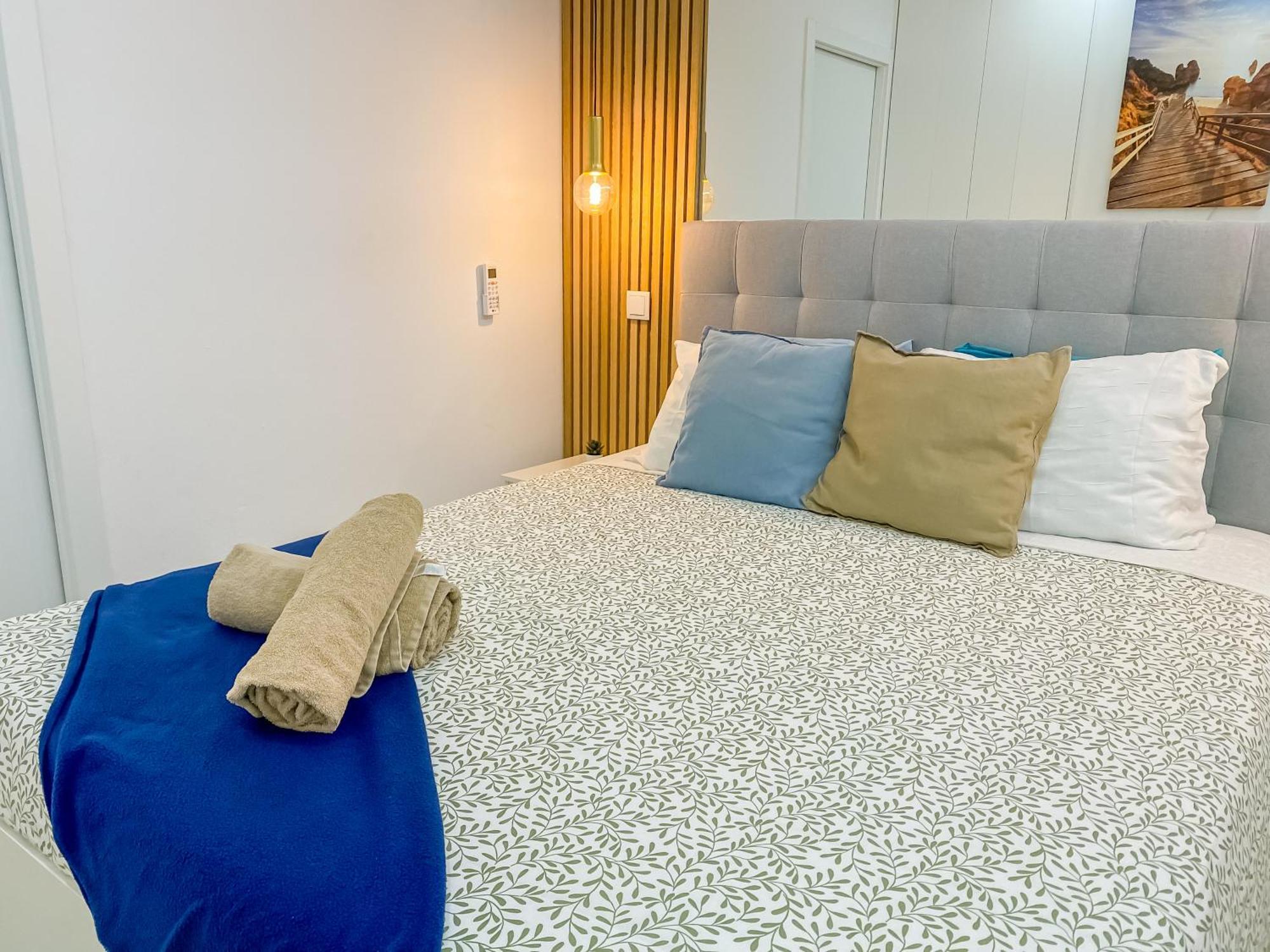 Luxury 2 Min Beach With Balcony, Ocean View, Wifi, Ac, Smarttv Portimão Zewnętrze zdjęcie
