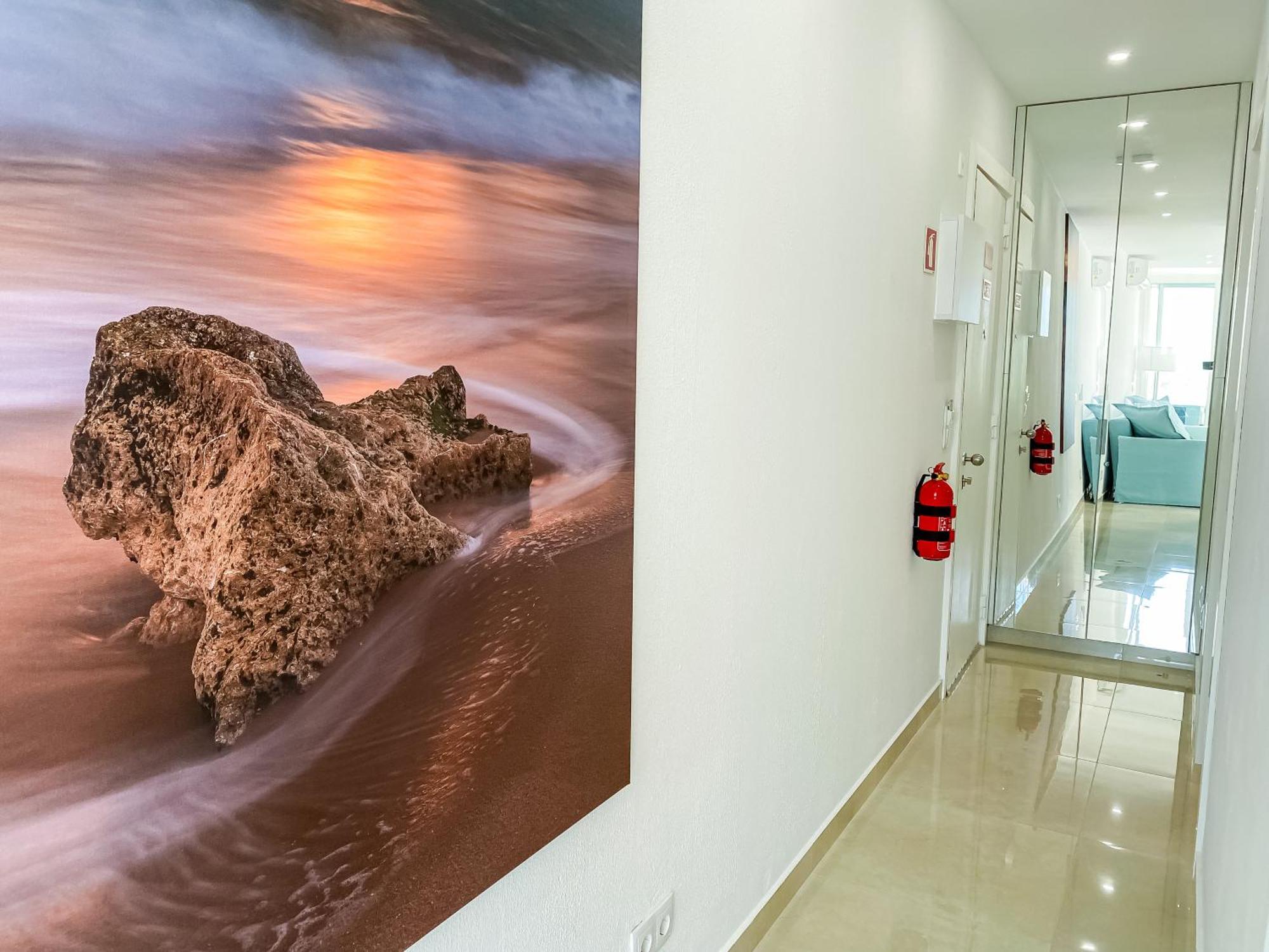 Luxury 2 Min Beach With Balcony, Ocean View, Wifi, Ac, Smarttv Portimão Zewnętrze zdjęcie