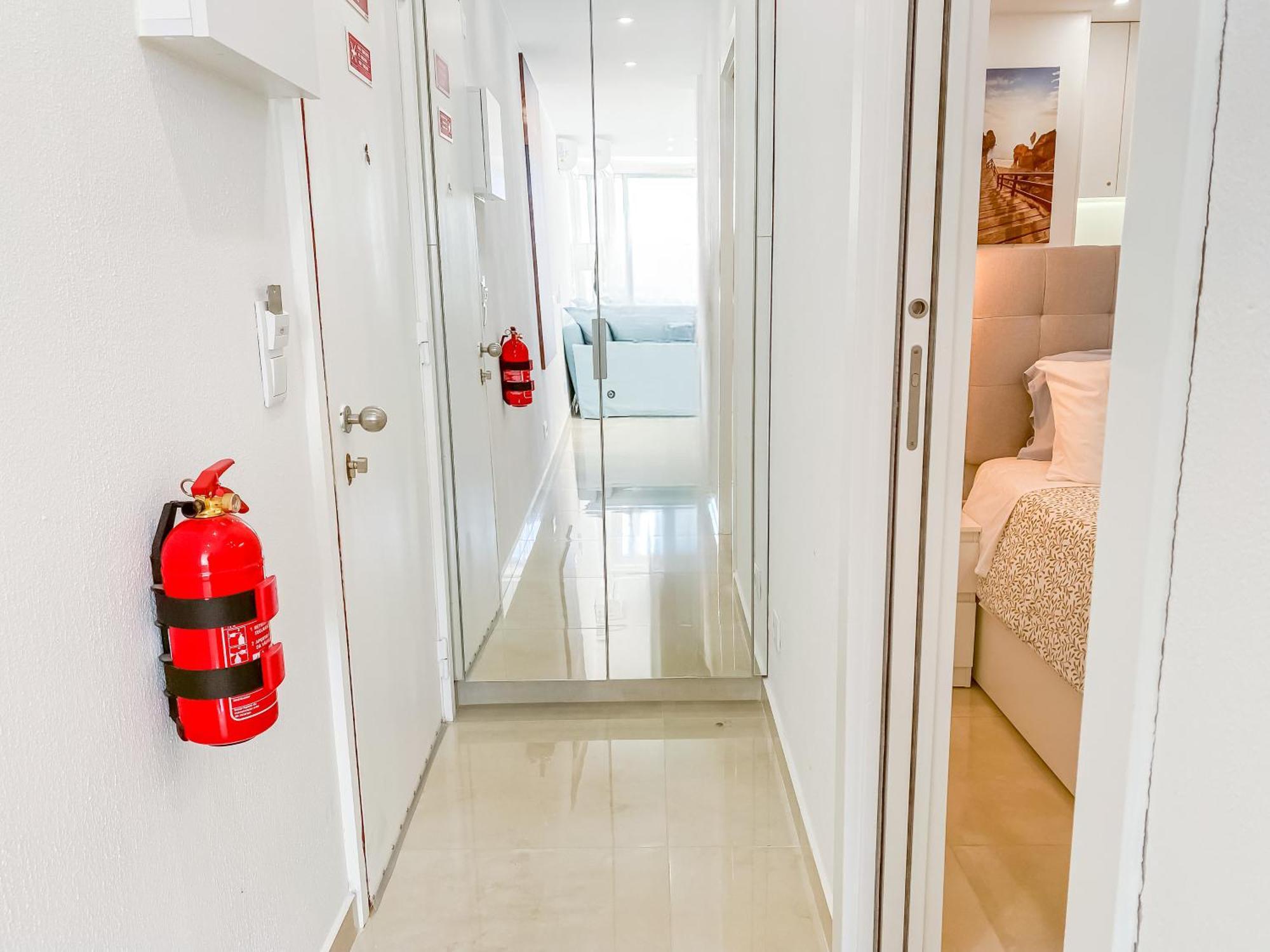Luxury 2 Min Beach With Balcony, Ocean View, Wifi, Ac, Smarttv Portimão Zewnętrze zdjęcie