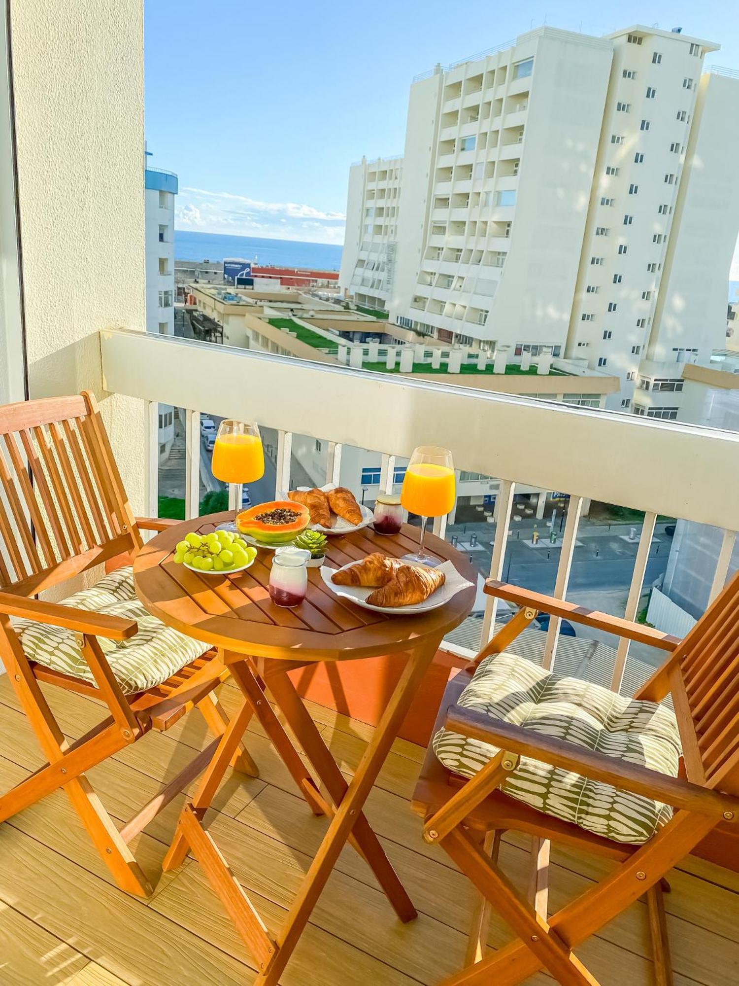 Luxury 2 Min Beach With Balcony, Ocean View, Wifi, Ac, Smarttv Portimão Zewnętrze zdjęcie
