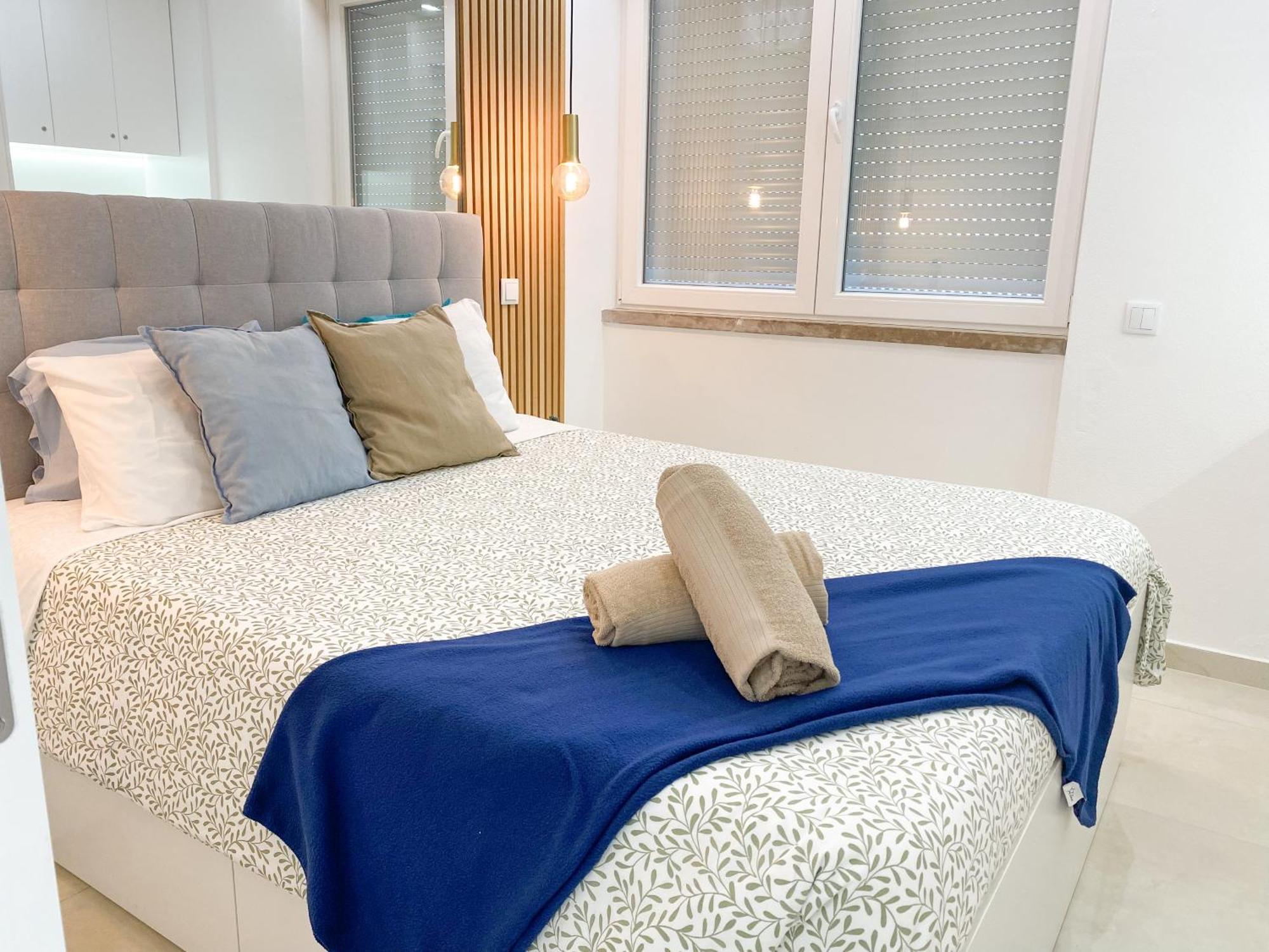 Luxury 2 Min Beach With Balcony, Ocean View, Wifi, Ac, Smarttv Portimão Zewnętrze zdjęcie